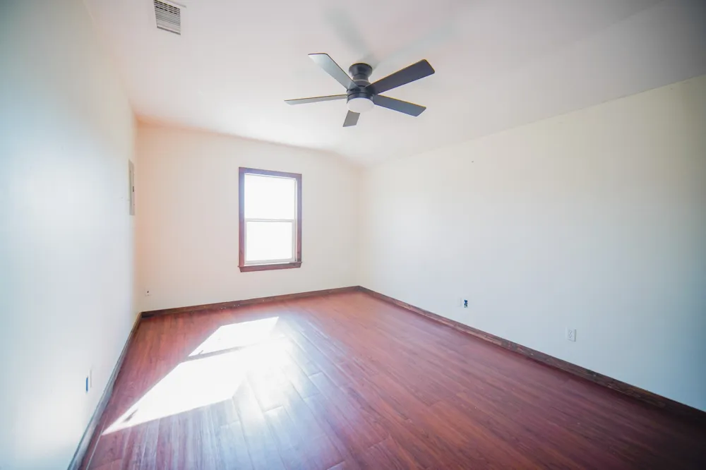 202 10th Street Jacksboro, TX 76458
