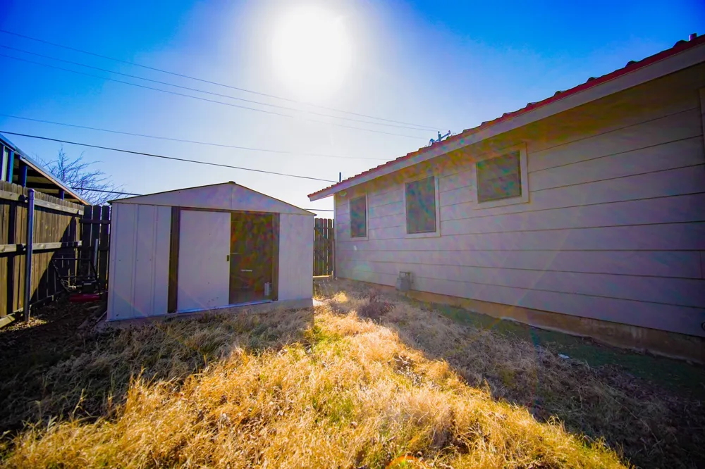 202 10th Street Jacksboro, TX 76458