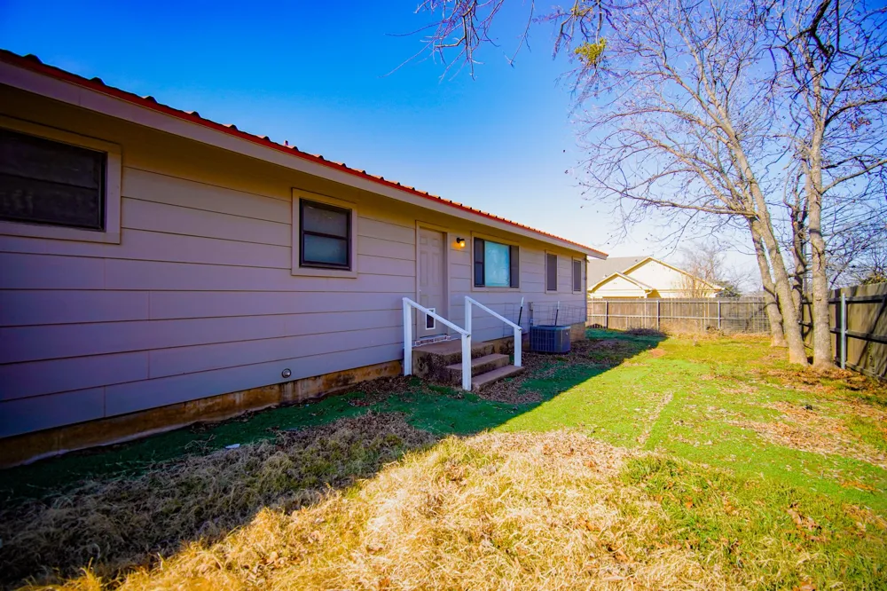 202 10th Street Jacksboro, TX 76458