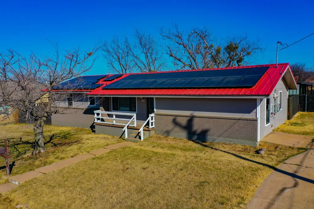202 10th Street Jacksboro, TX 76458