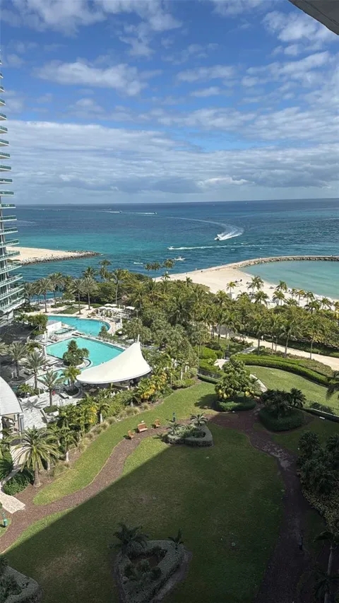 10275 Collins Ave #1402