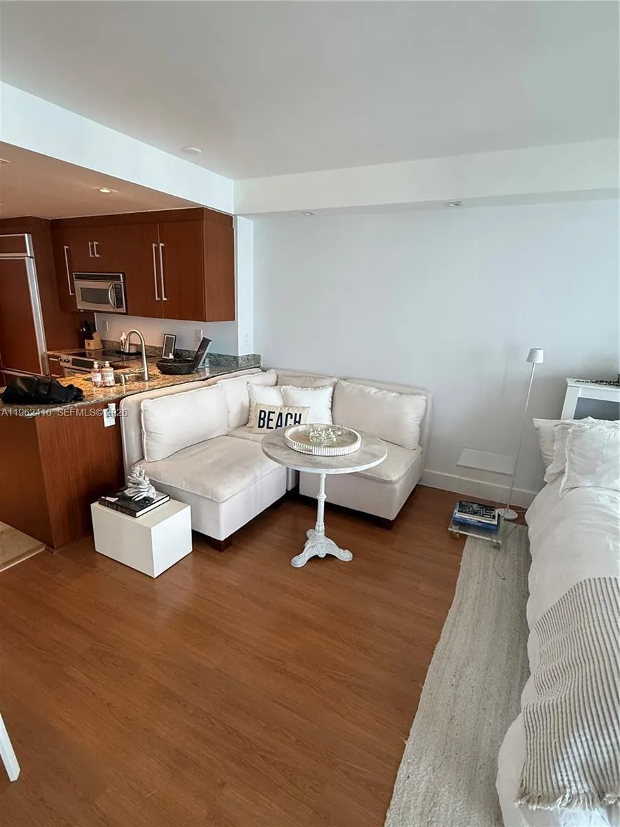 10275 Collins Ave #1402 Bal Harbour, FL 33154