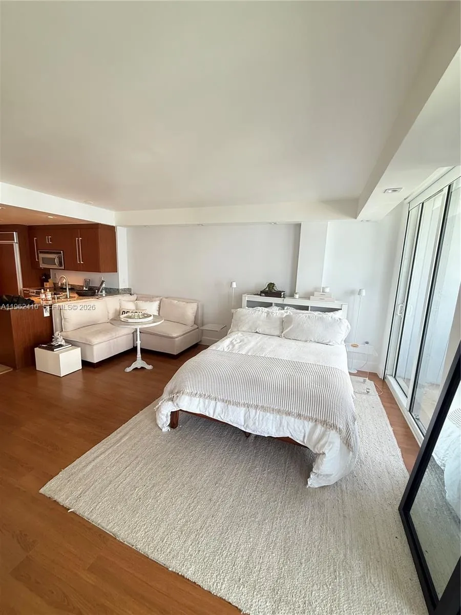 10275 Collins Ave #1402 Bal Harbour, FL 33154