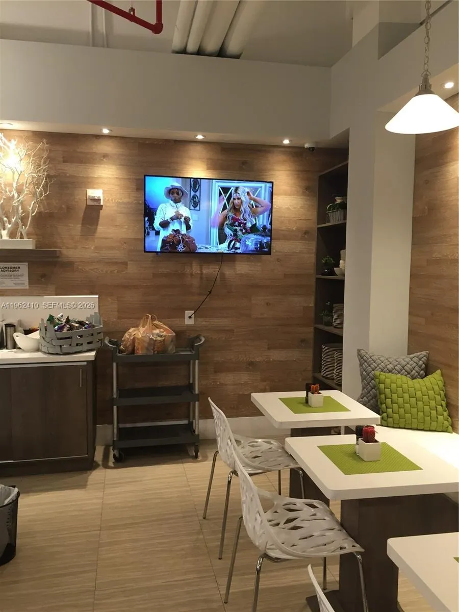 10275 Collins Ave #1402 Bal Harbour, FL 33154