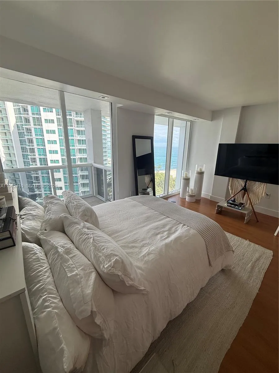 10275 Collins Ave #1402 Bal Harbour, FL 33154
