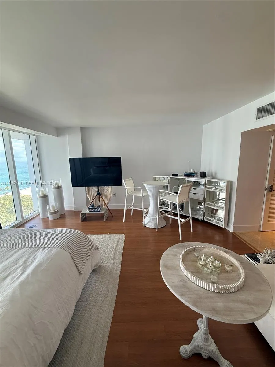 10275 Collins Ave #1402 Bal Harbour, FL 33154