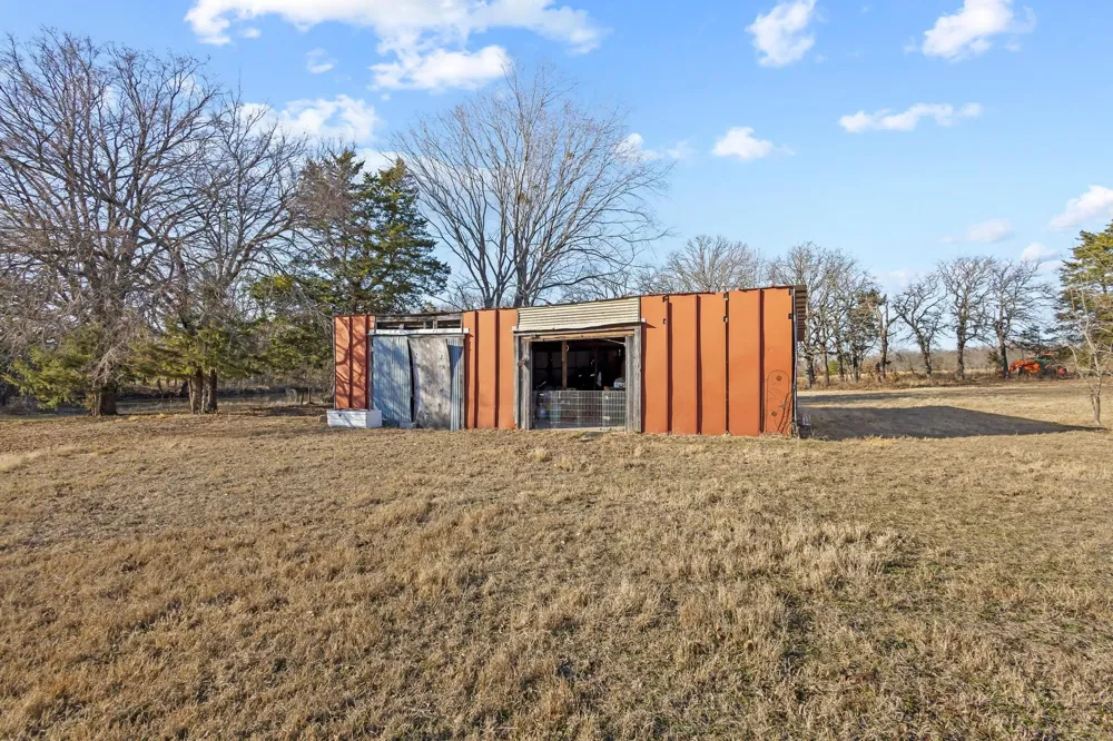 4572 County Road 2700 Telephone, TX 75488