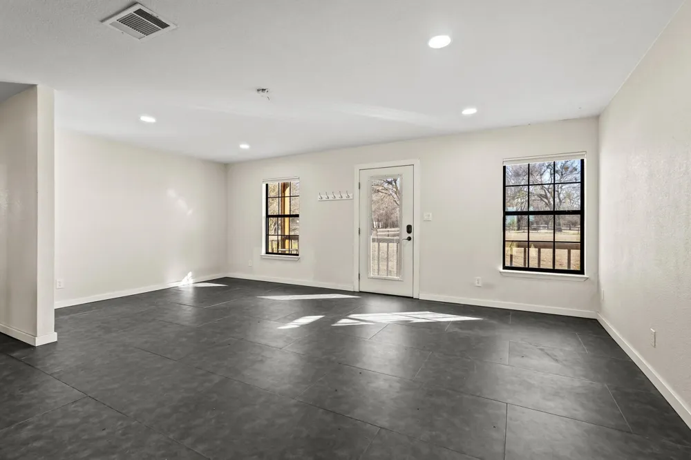 4572 County Road 2700 Telephone, TX 75488