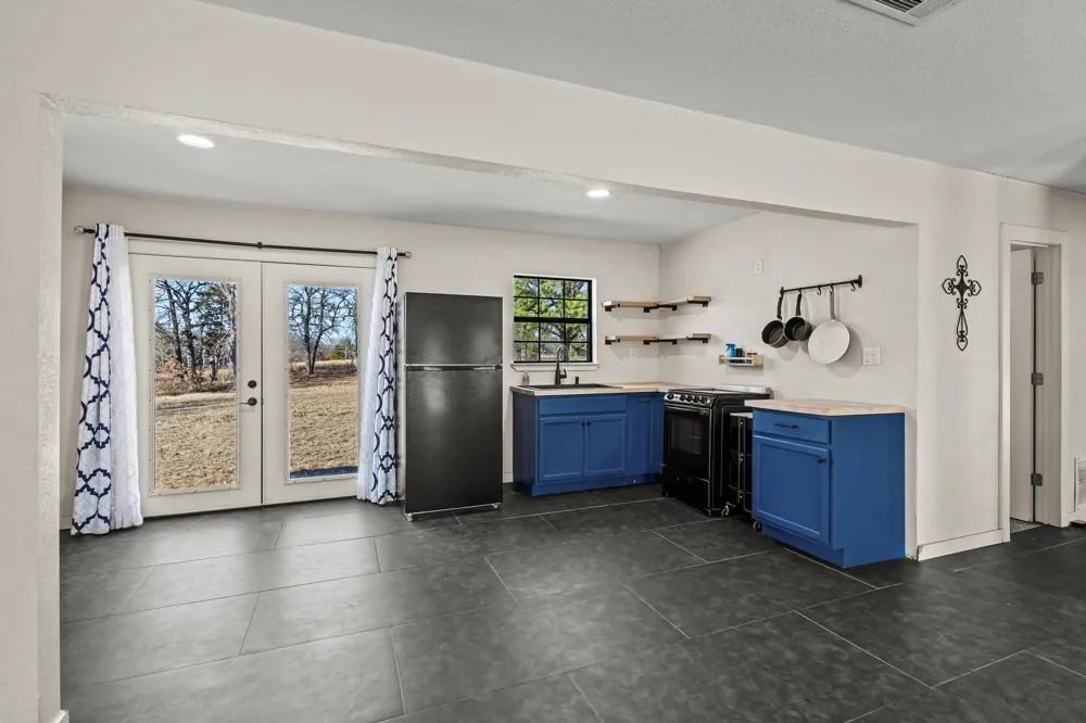 4572 County Road 2700 Telephone, TX 75488