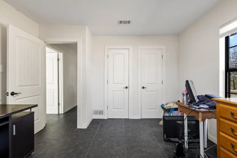 4572 County Road 2700 Telephone, TX 75488
