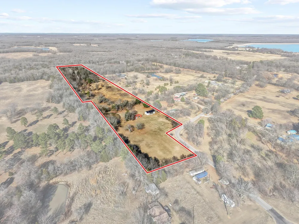 4572 County Road 2700 Telephone, TX 75488