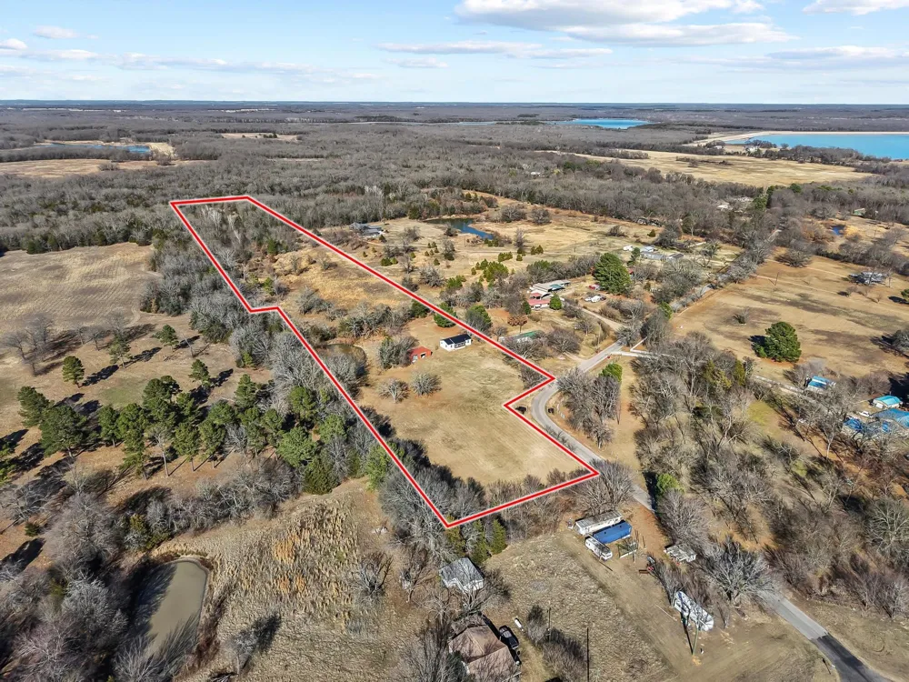 4572 County Road 2700 Telephone, TX 75488