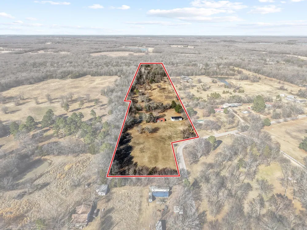 4572 County Road 2700 Telephone, TX 75488