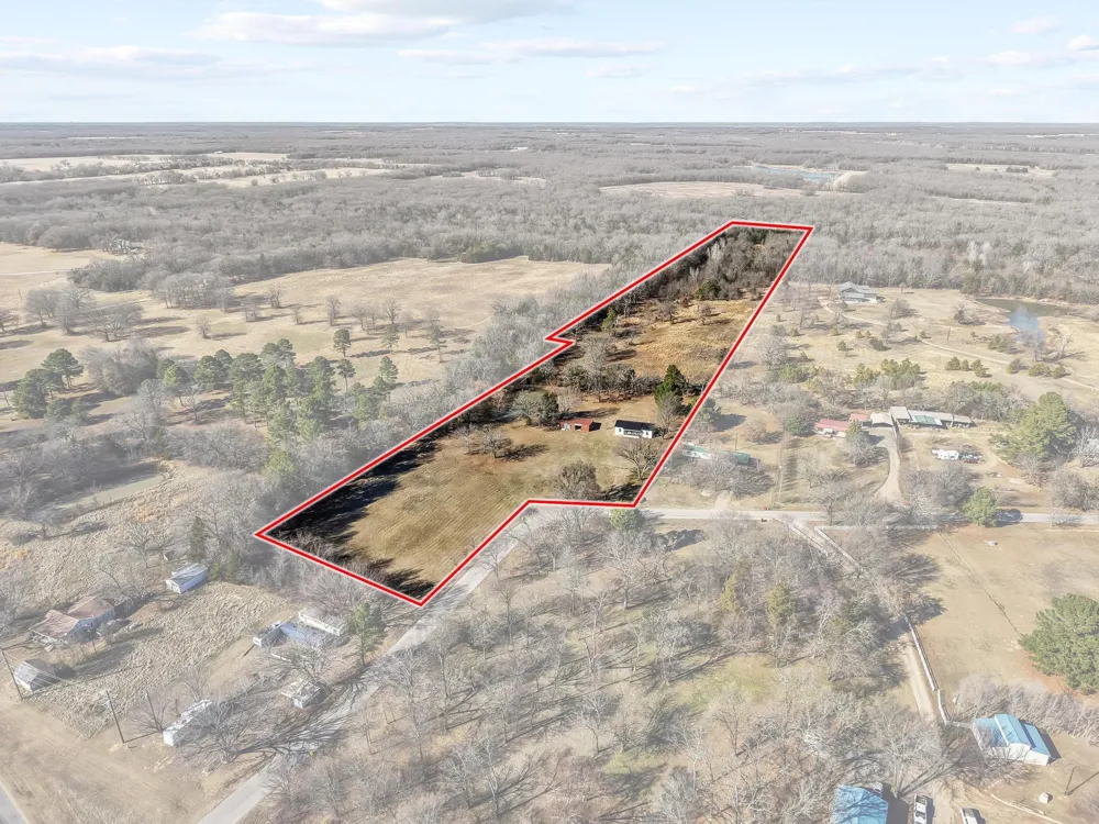 4572 County Road 2700 Telephone, TX 75488
