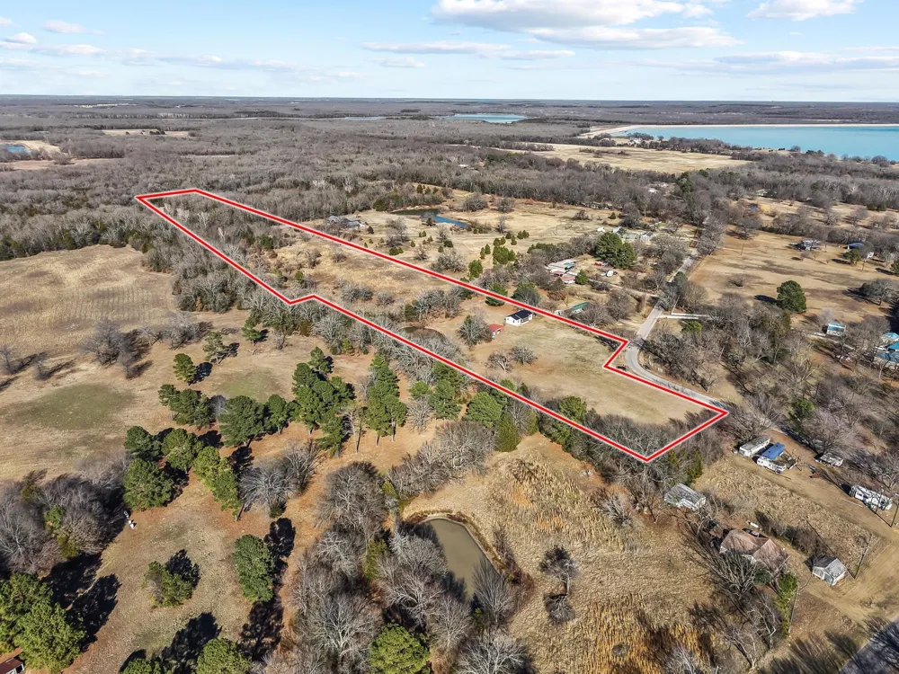 4572 County Road 2700 Telephone, TX 75488