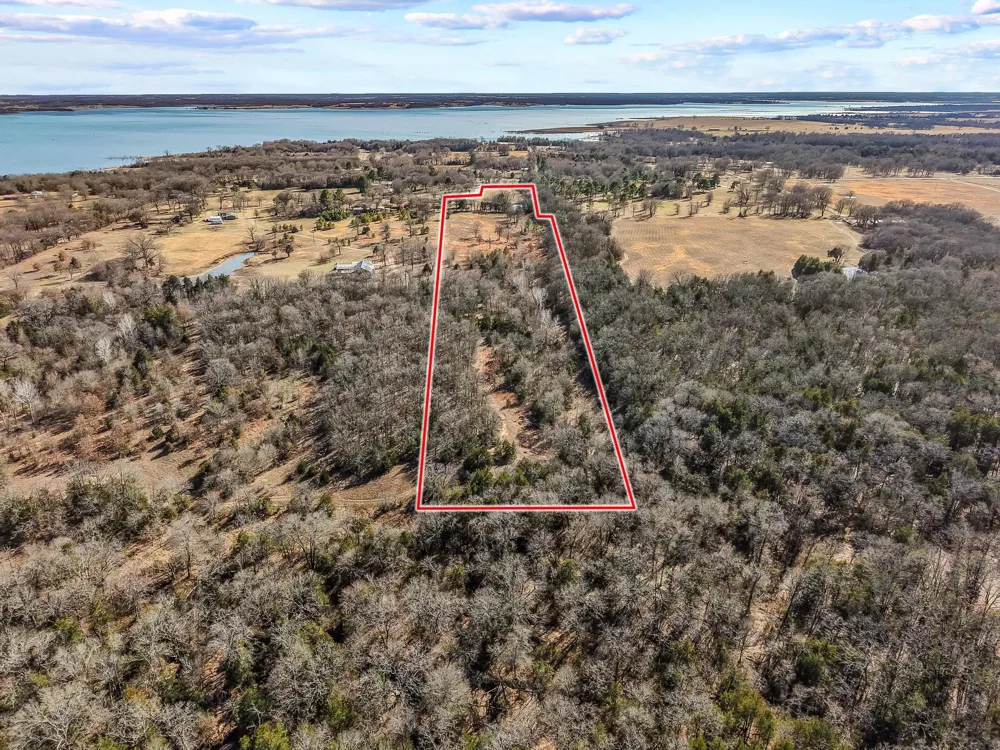 4572 County Road 2700 Telephone, TX 75488