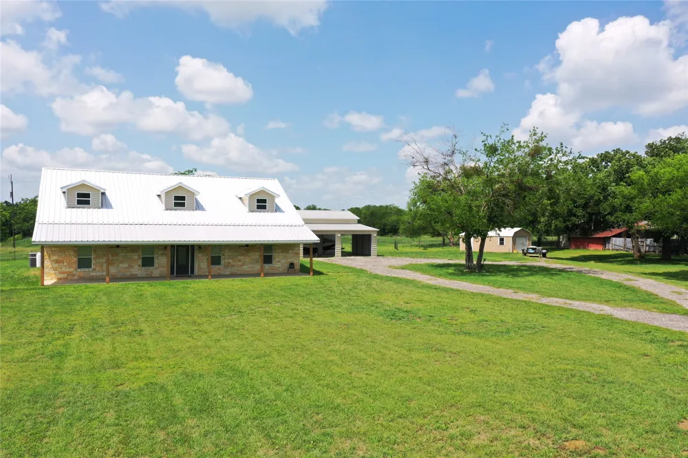 107 S Highway 14 Wortham, TX 76693