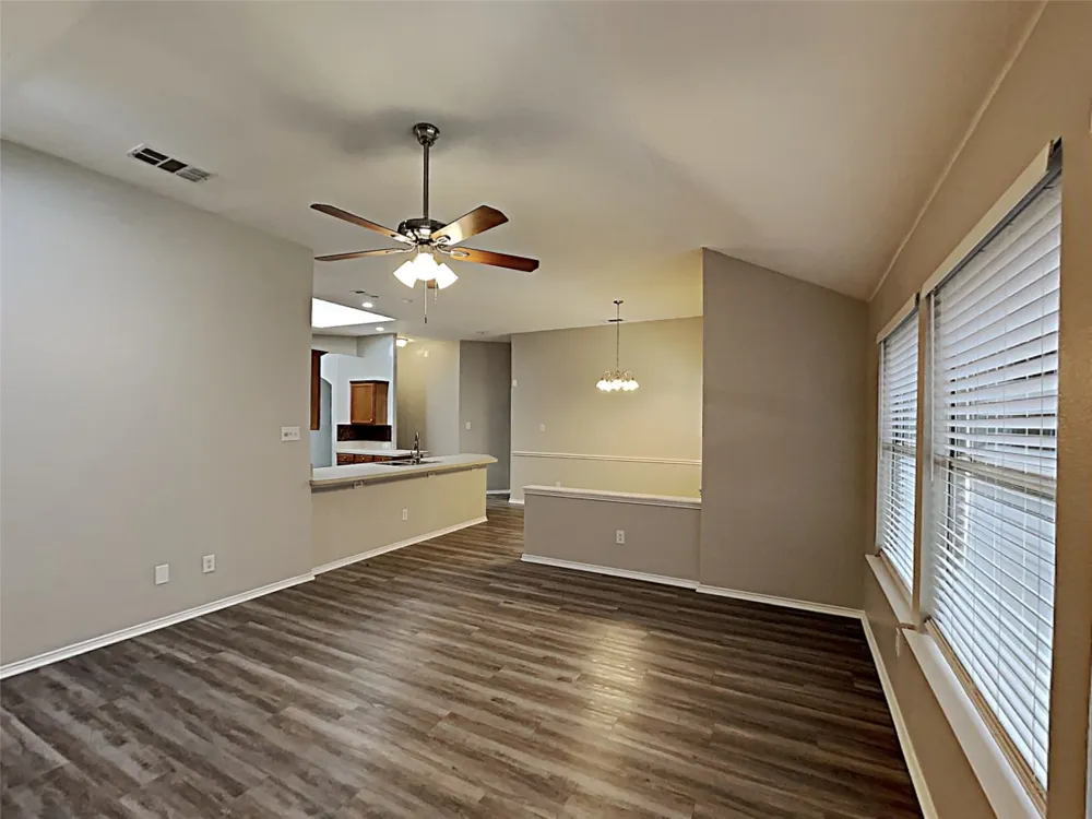 617 Oak Hollow Trail Saginaw, TX 76179