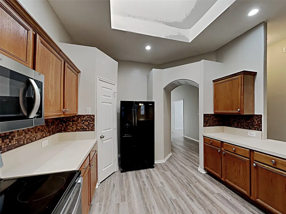 617 Oak Hollow Trail Saginaw, TX 76179