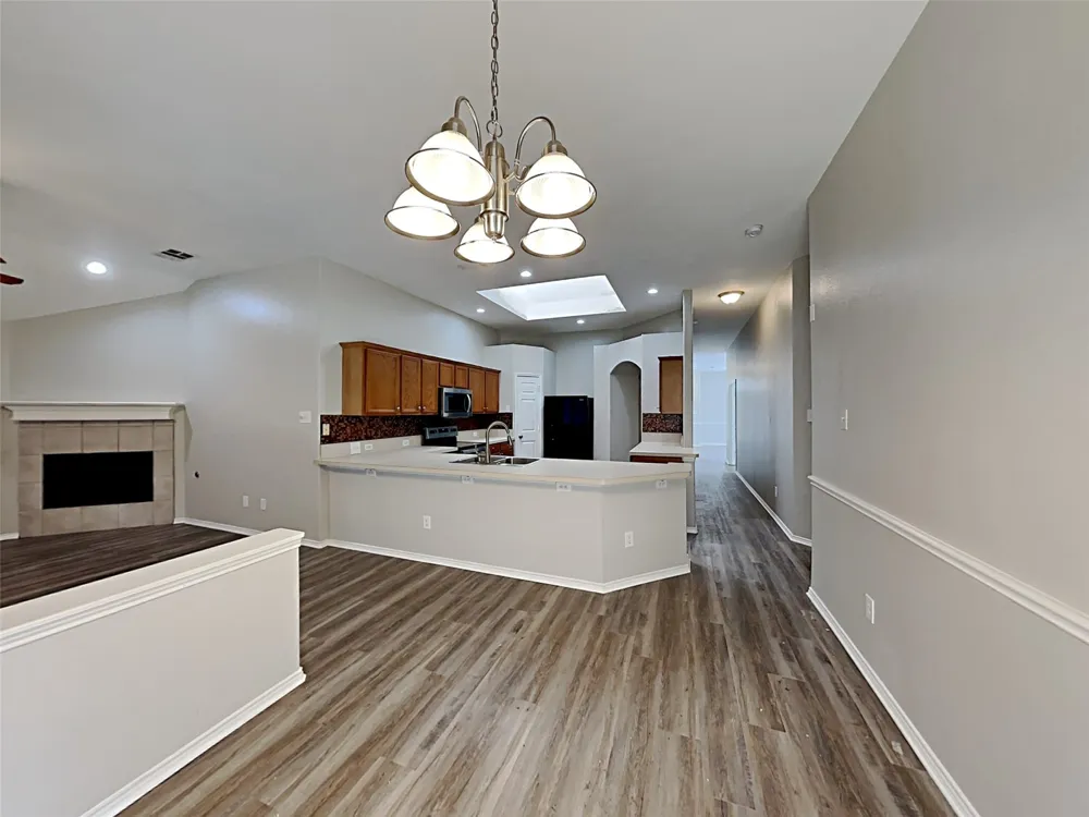617 Oak Hollow Trail Saginaw, TX 76179