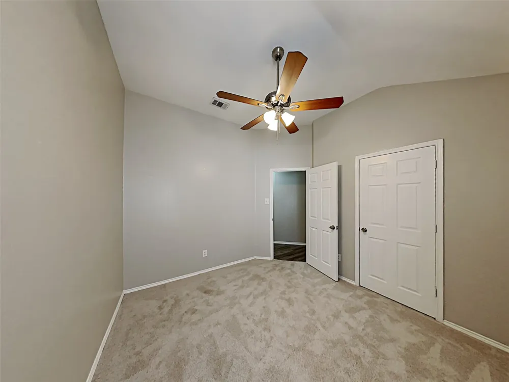 617 Oak Hollow Trail Saginaw, TX 76179