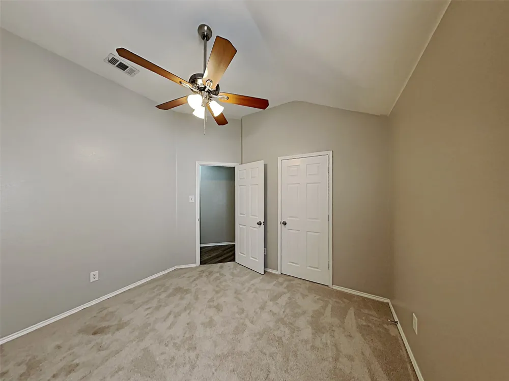 617 Oak Hollow Trail Saginaw, TX 76179