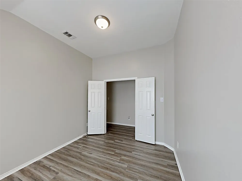 617 Oak Hollow Trail Saginaw, TX 76179