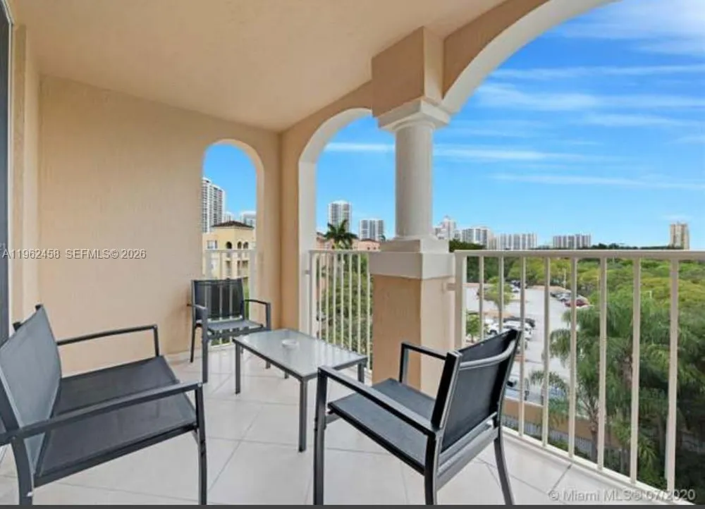 19999 E Country Club Dr #1501 Aventura, FL 33180