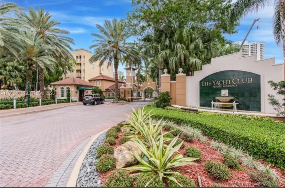 19999 E Country Club Dr #1501 Aventura, FL 33180