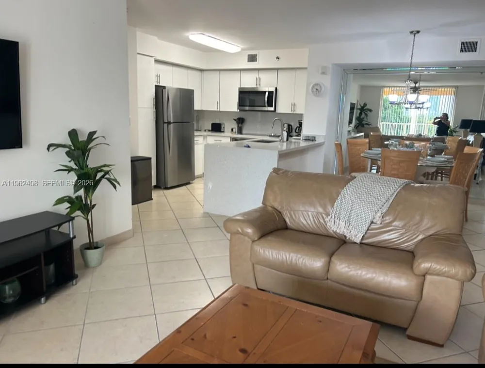 19999 E Country Club Dr #1501 Aventura, FL 33180