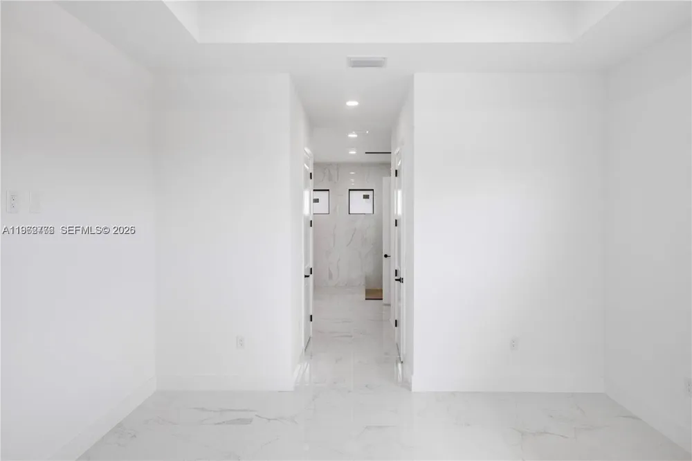 4330 NW 34th St Cape Coral, FL 33993