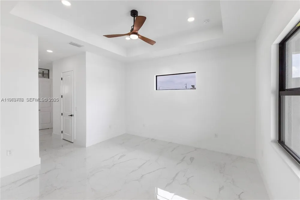 4330 NW 34th St Cape Coral, FL 33993