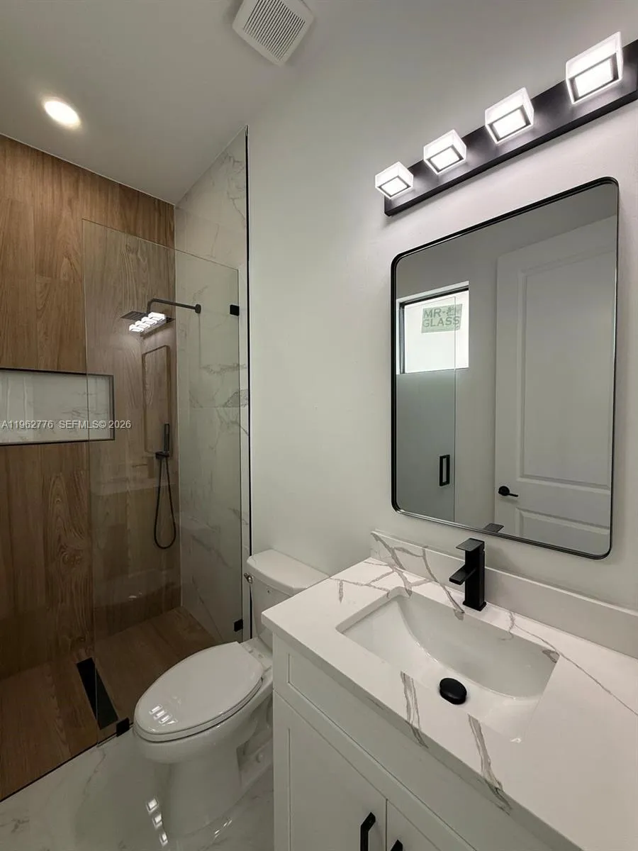 4330 NW 34th St Cape Coral, FL 33993