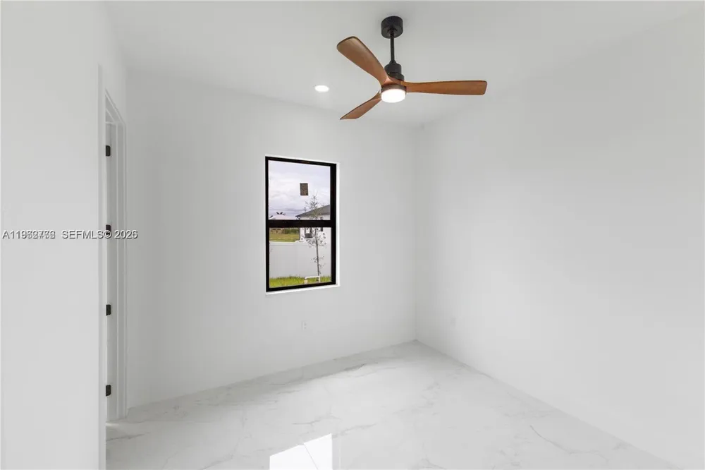 4330 NW 34th St Cape Coral, FL 33993