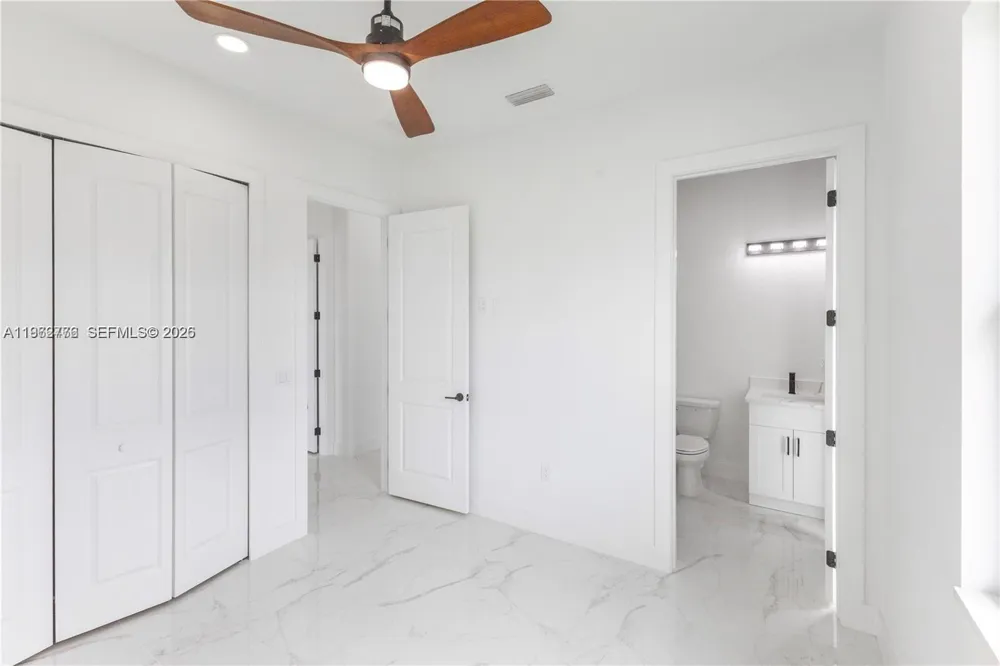 4330 NW 34th St Cape Coral, FL 33993