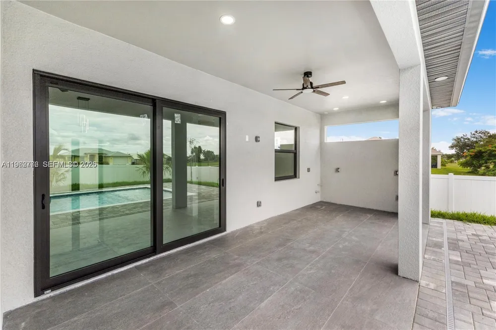 4330 NW 34th St Cape Coral, FL 33993