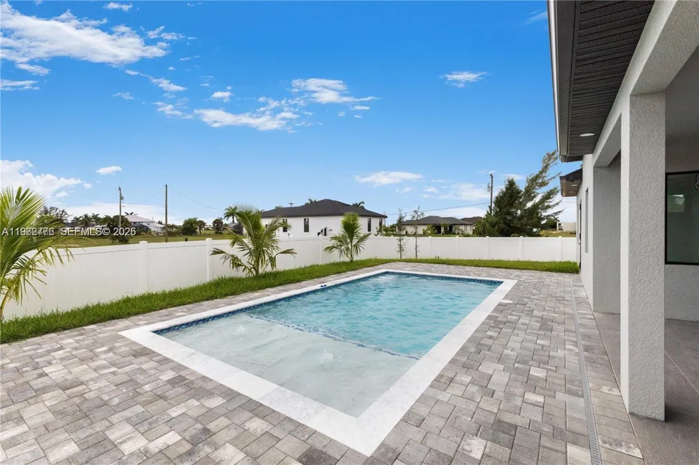4330 NW 34th St Cape Coral, FL 33993