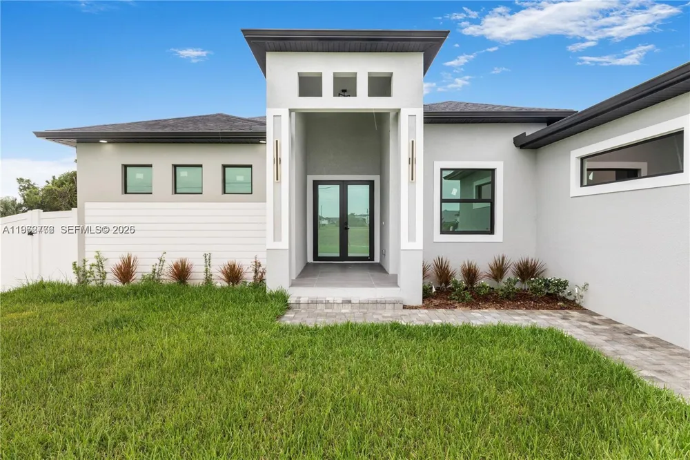 4330 NW 34th St Cape Coral, FL 33993