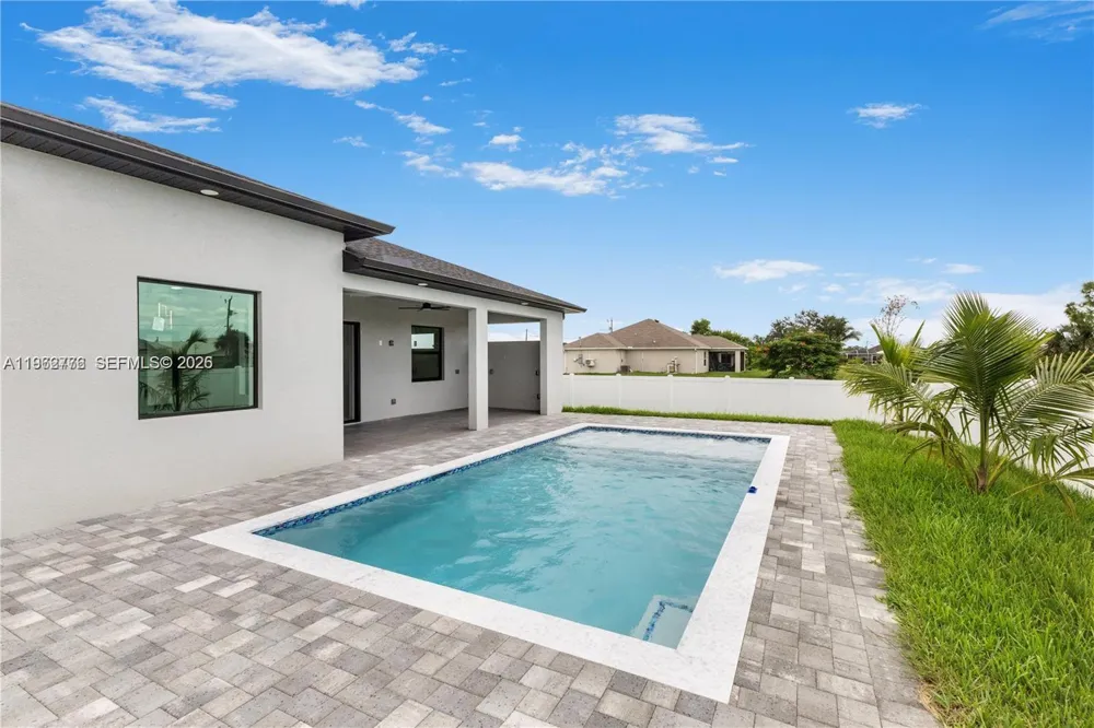 4330 NW 34th St Cape Coral, FL 33993