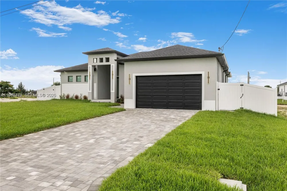 4330 NW 34th St Cape Coral, FL 33993