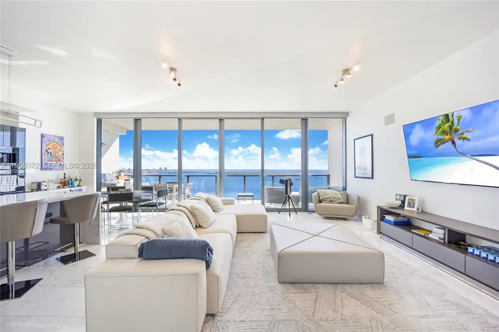 1451 Brickell Ave #3902 Miami, FL 33131