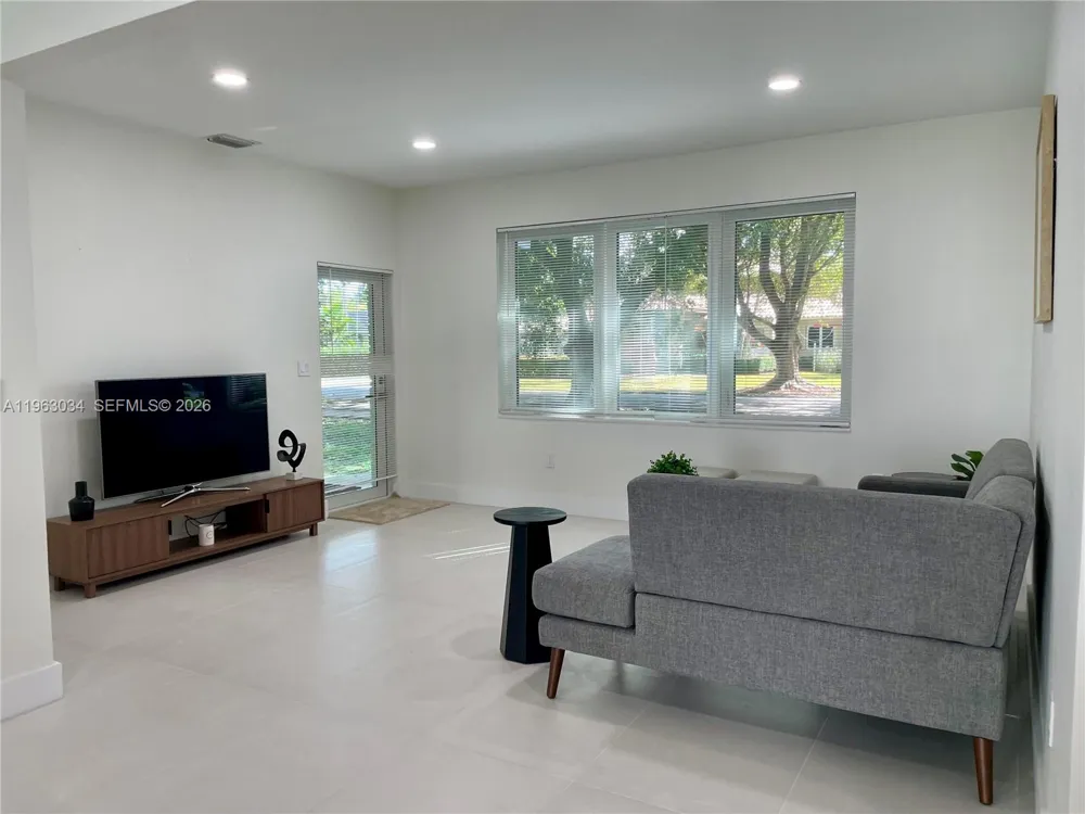 5352 Orduna Dr #0 Coral Gables, FL 33146