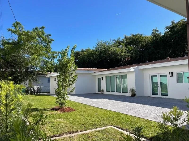 5352 Orduna Dr #0 Coral Gables, FL 33146