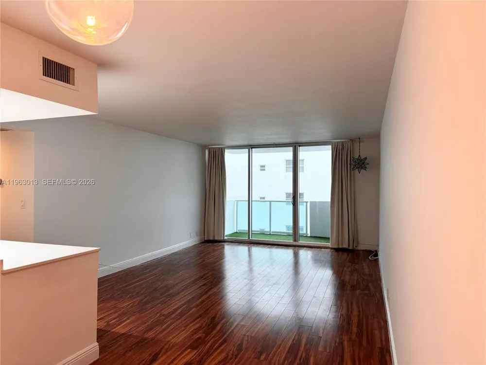 1200 West Ave #1418 Miami Beach, FL 33139