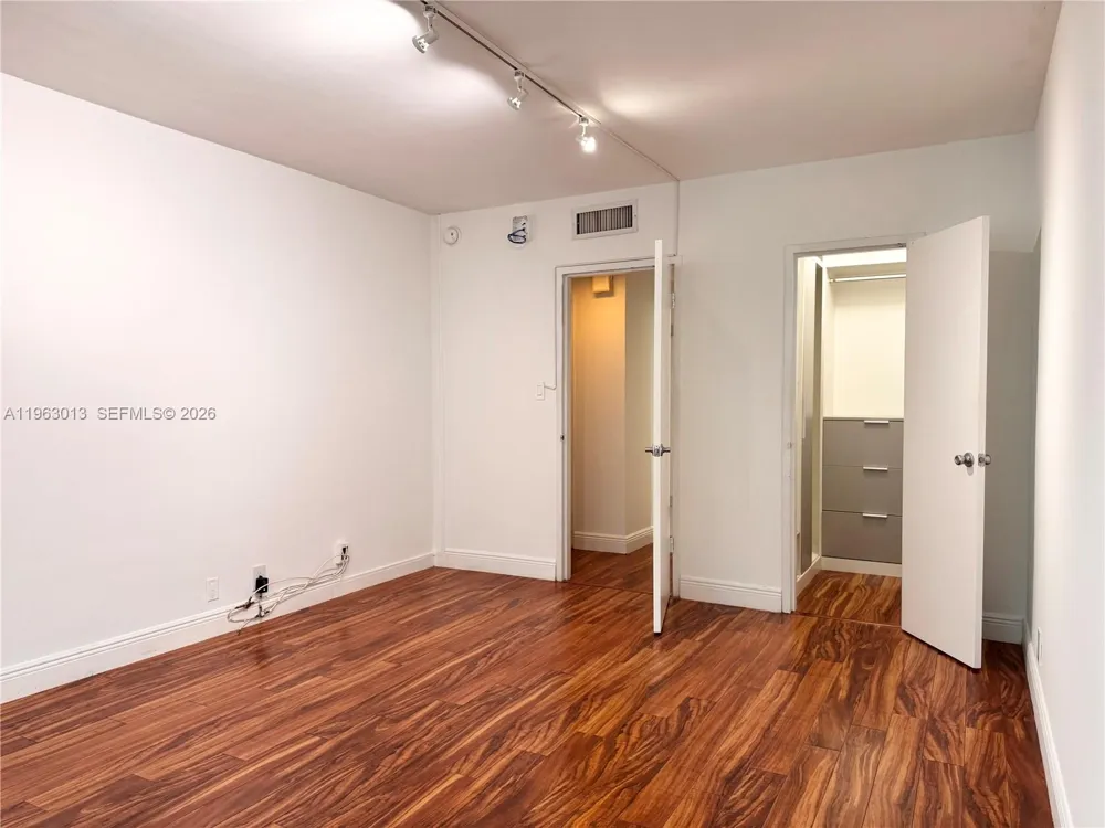 1200 West Ave #1418 Miami Beach, FL 33139