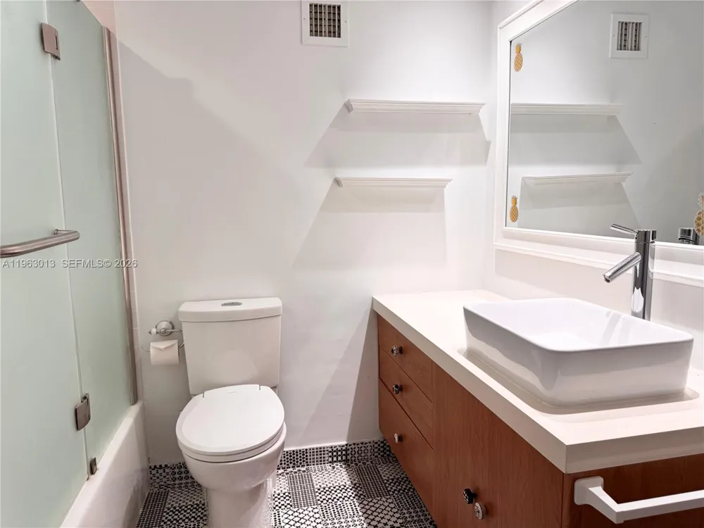 1200 West Ave #1418 Miami Beach, FL 33139