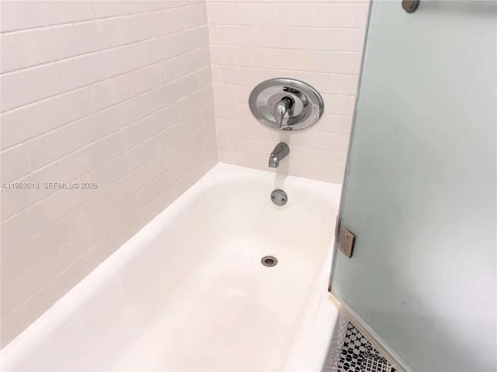 1200 West Ave #1418 Miami Beach, FL 33139