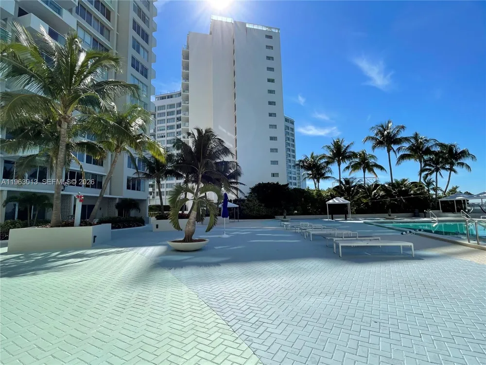 1200 West Ave #1418 Miami Beach, FL 33139