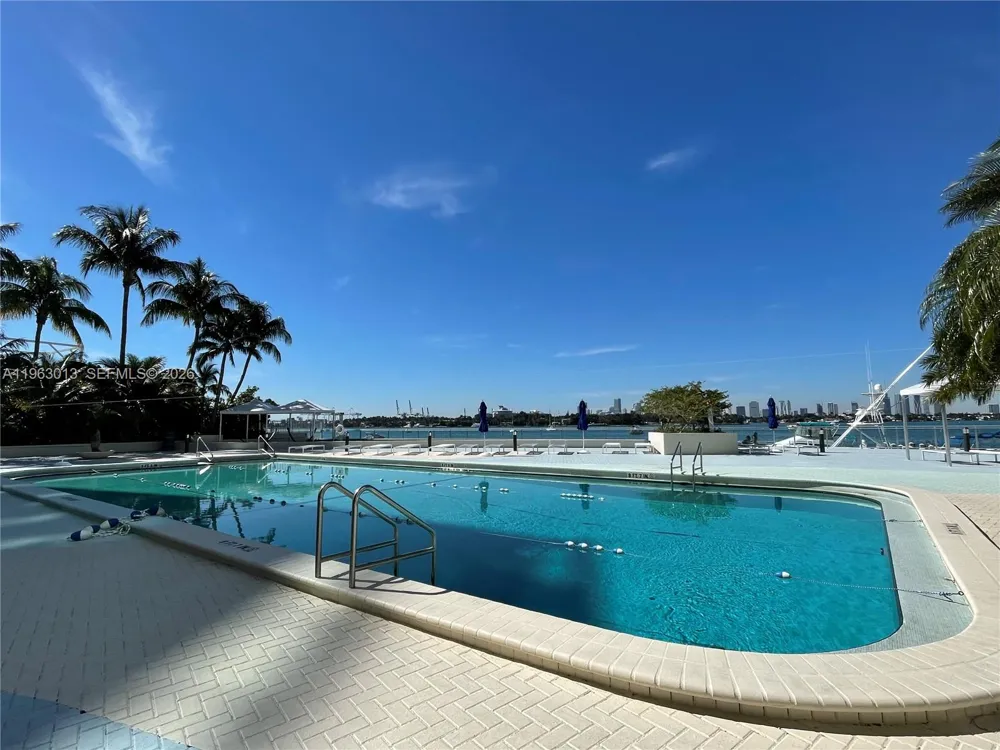 1200 West Ave #1418 Miami Beach, FL 33139