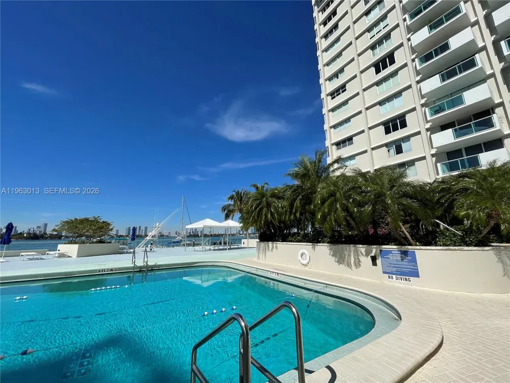 1200 West Ave #1418 Miami Beach, FL 33139